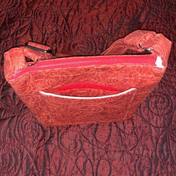 Red Paisley quilted bag (VB style) - Picture 6 of 8